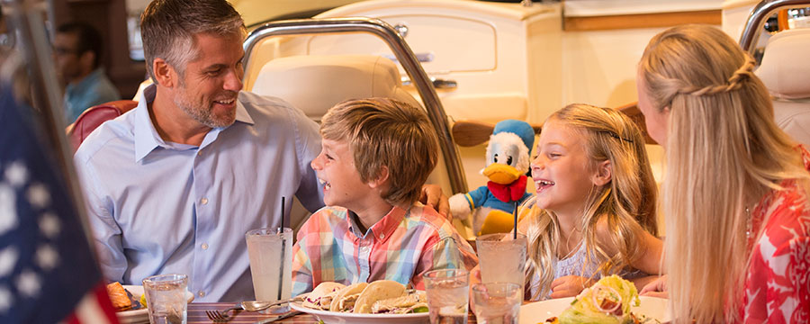 Family dining at the boathouse in Disney Springs