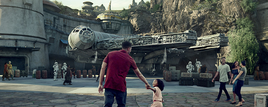 Star Wars: Galaxy's Edge Courtyard